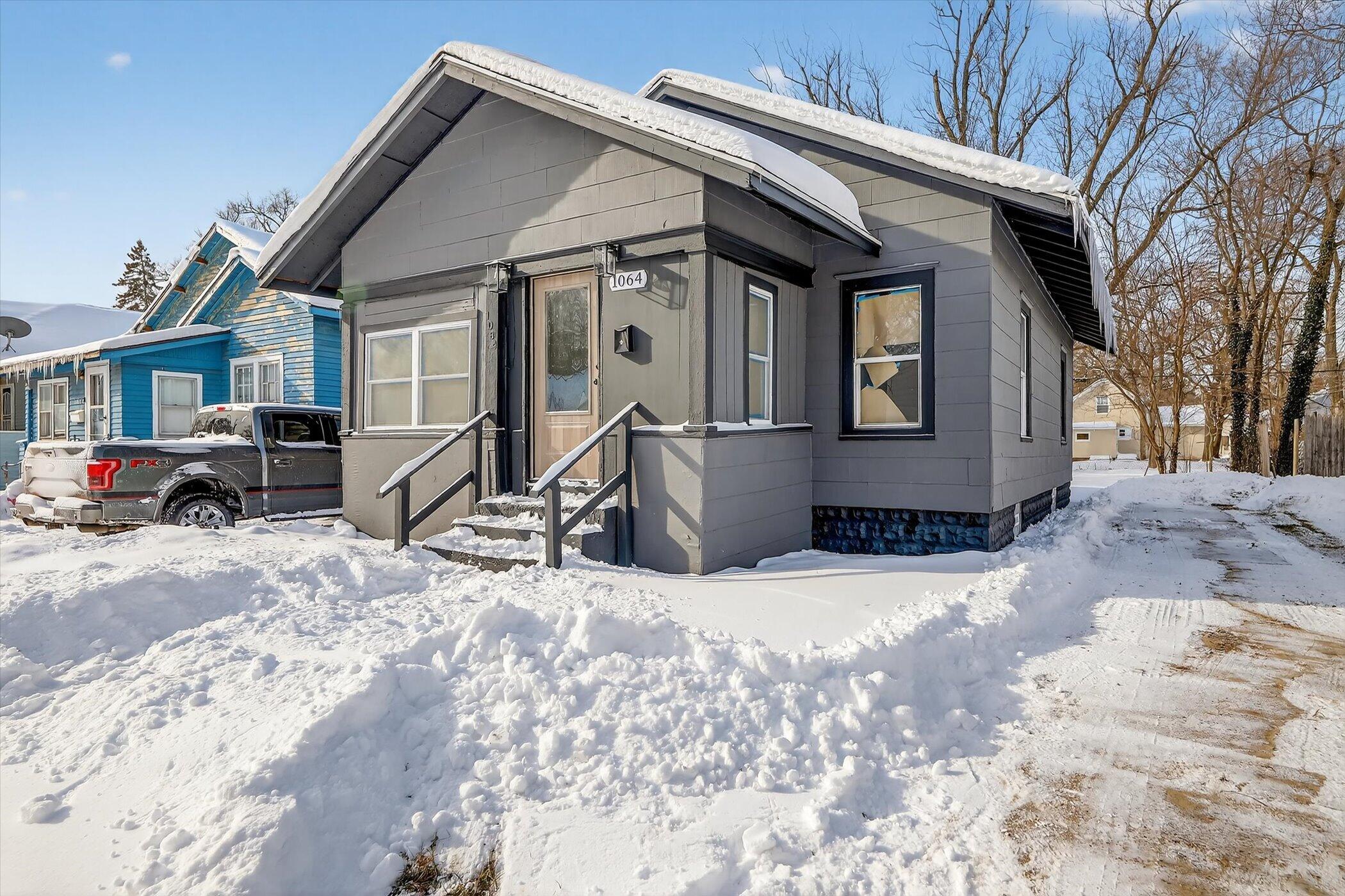 1064 Ogden Avenue Benton Harbor MI 49022