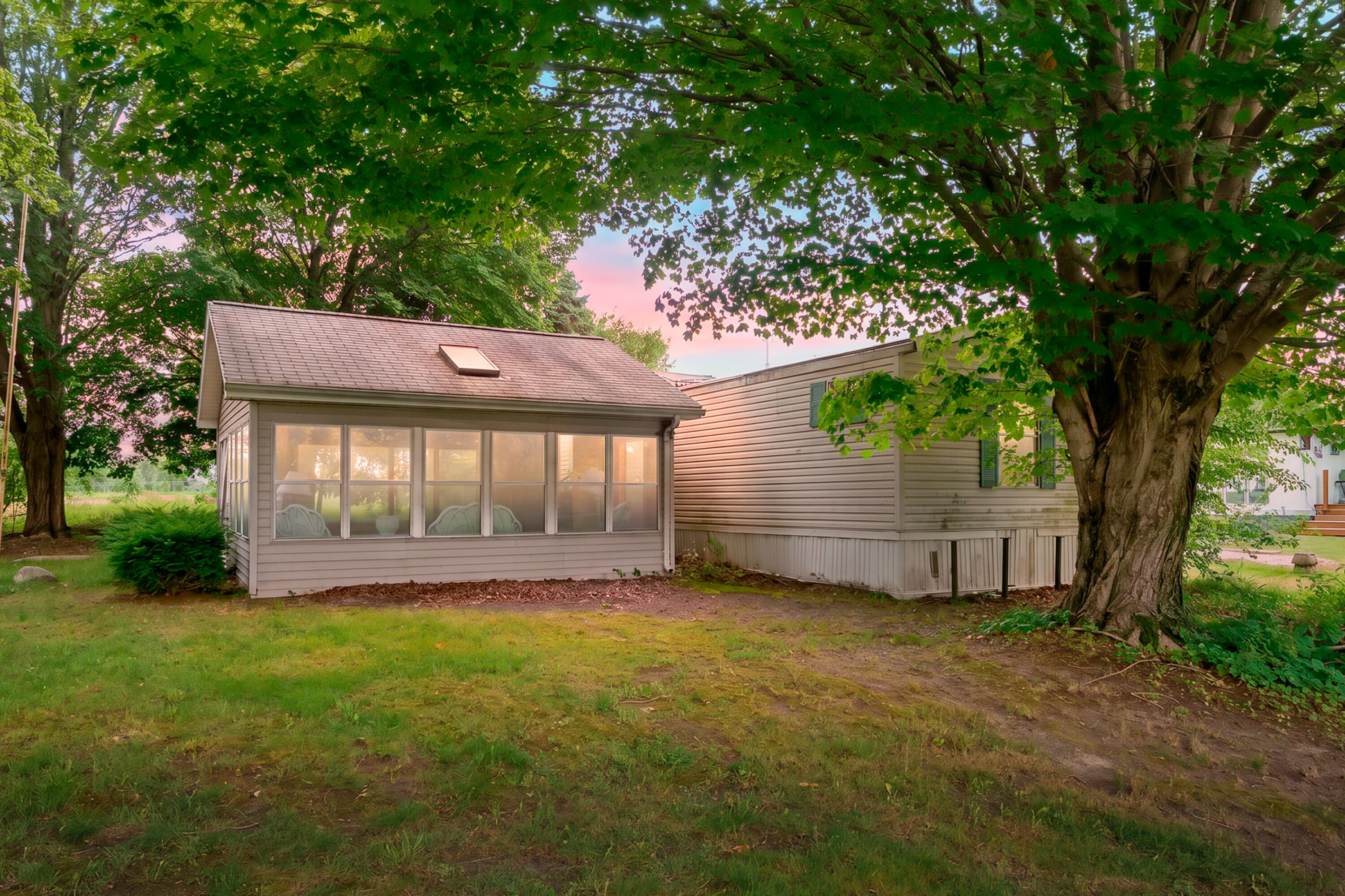 47528 84th Avenue Decatur MI 49045