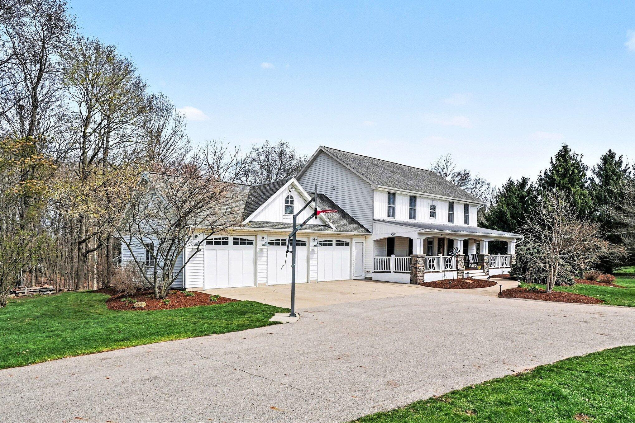12132 Millpond Drive NW Grand Rapids MI 49534
