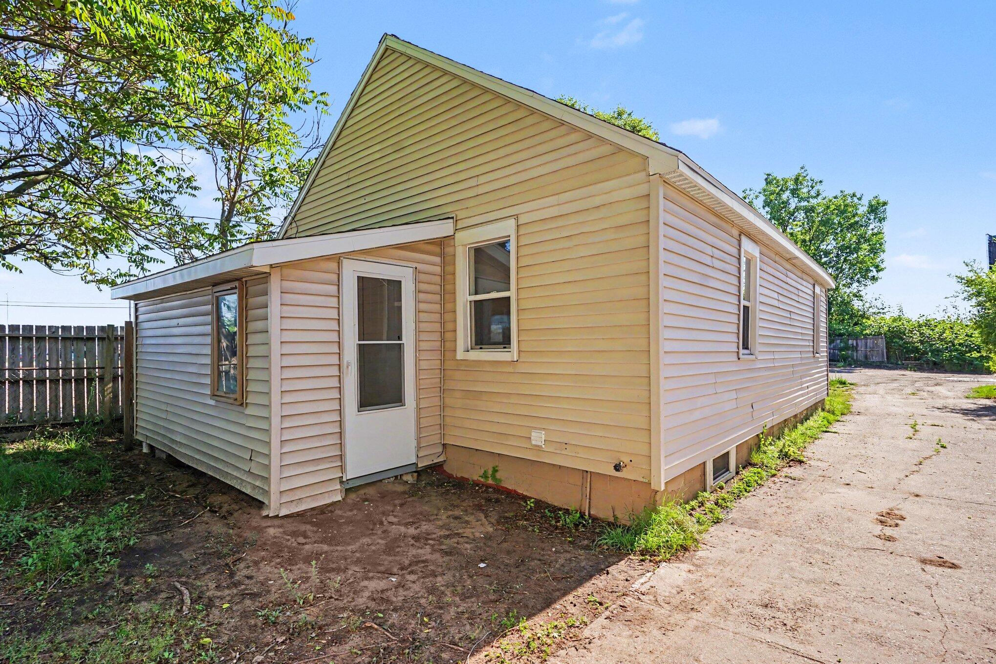 2617 Fairfield Street Muskegon MI 49441