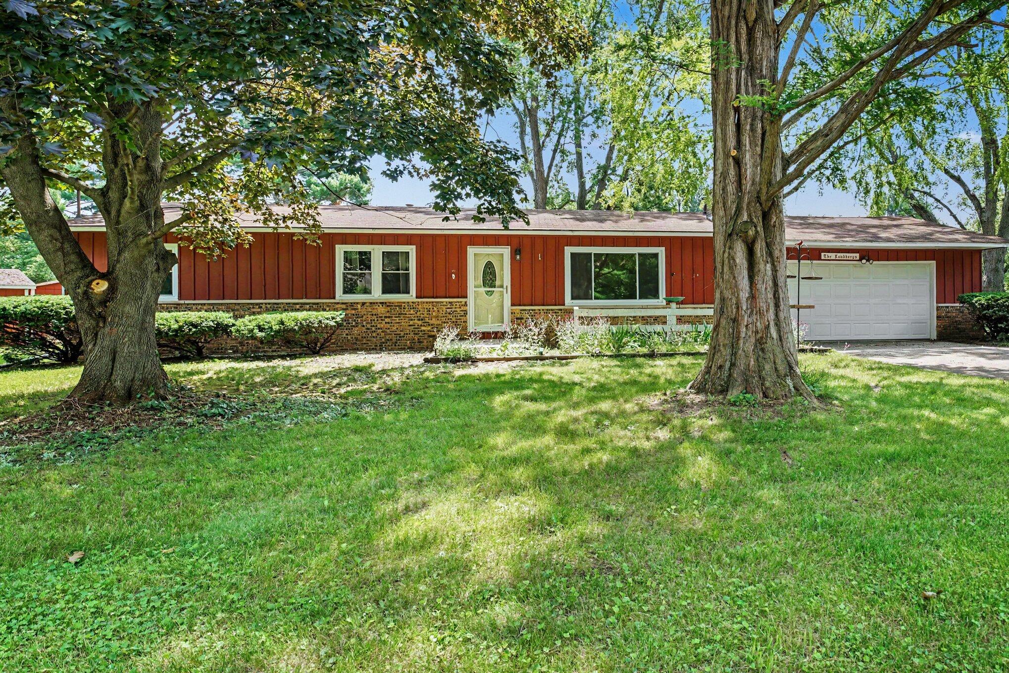 1063 Almaugus Drive Niles MI 49120