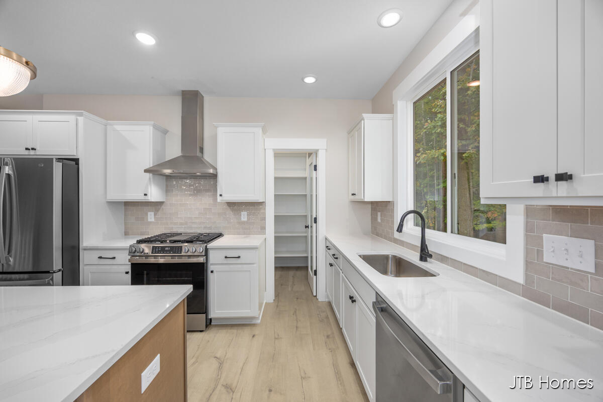 14934 Timberoak Street Holland MI 49424