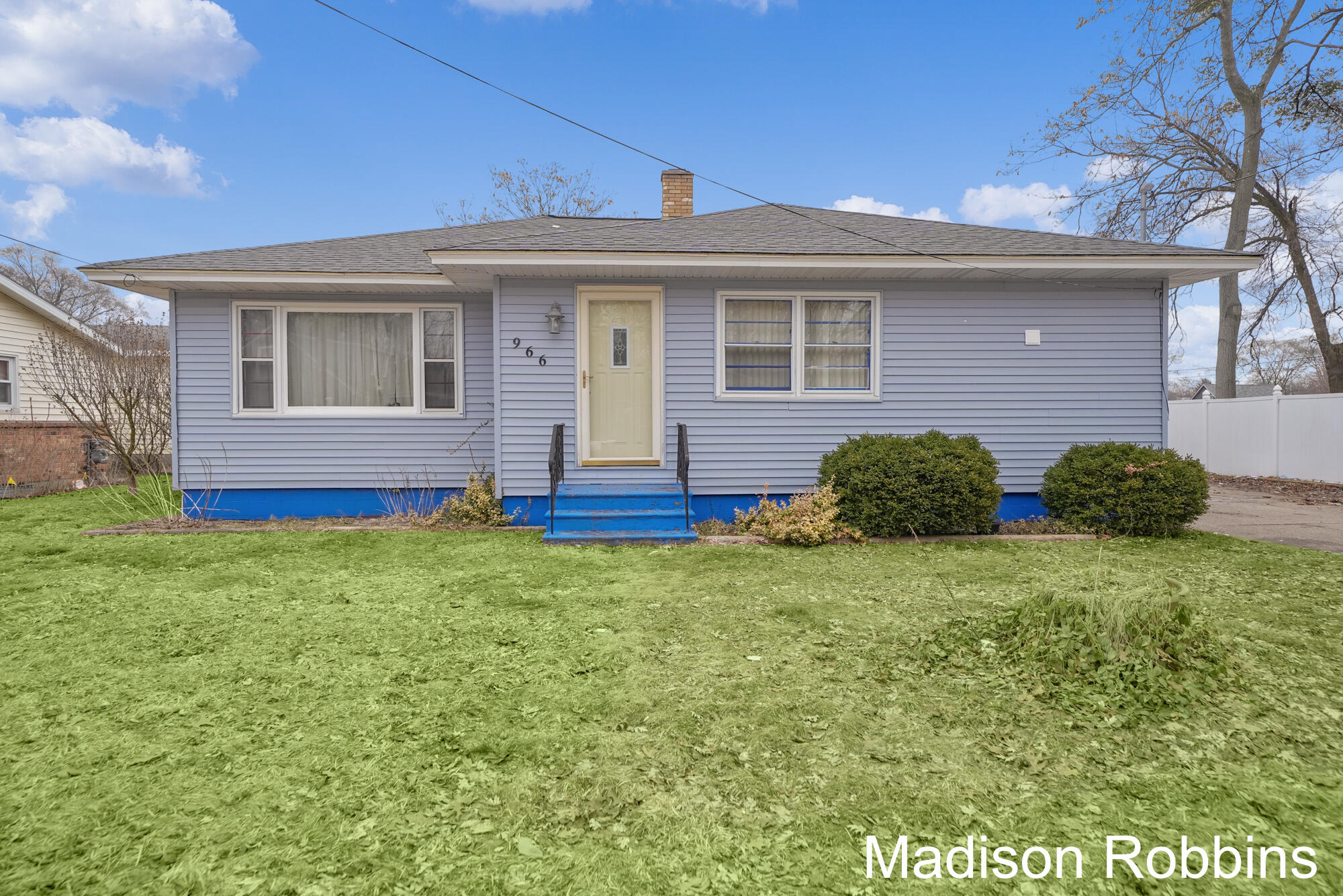 966 Roberts Street Muskegon MI 49442