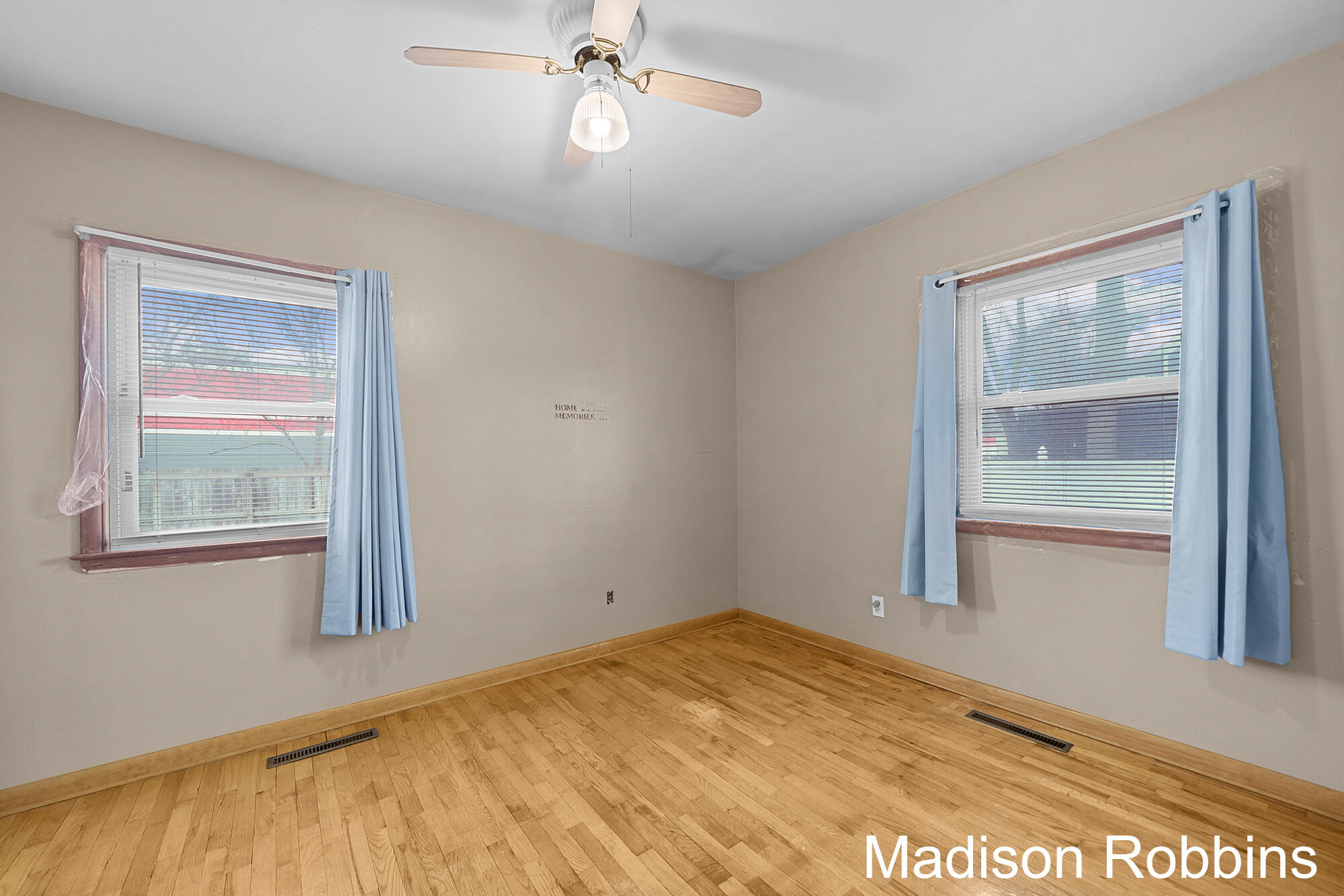 966 Roberts Street Muskegon MI 49442