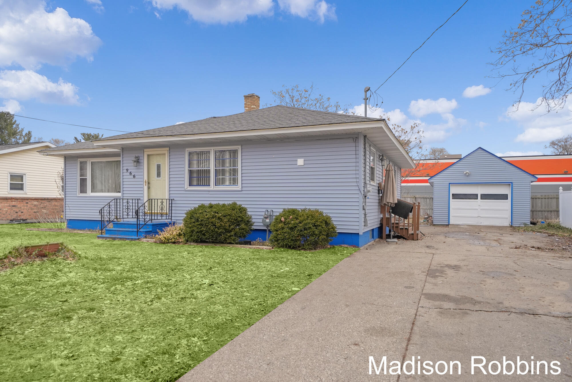 966 Roberts Street Muskegon MI 49442
