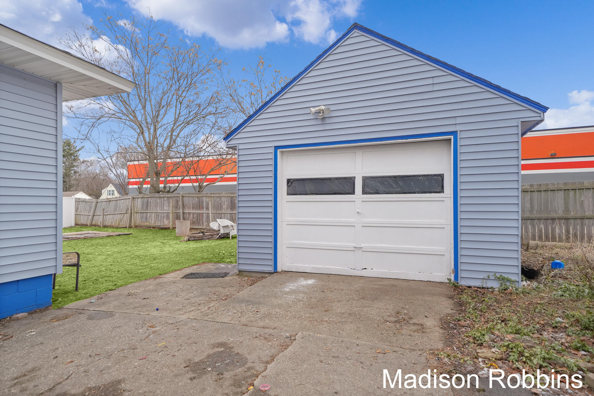 966 Roberts Street Muskegon MI 49442