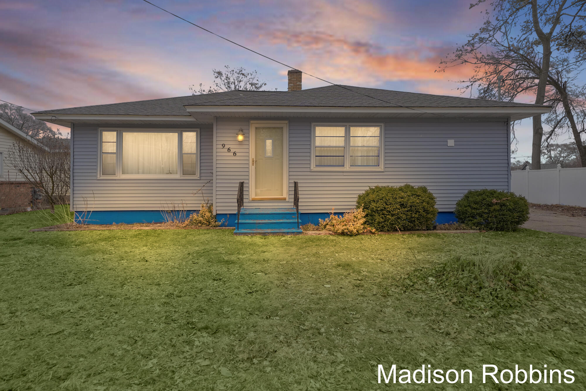 966 Roberts Street Muskegon MI 49442