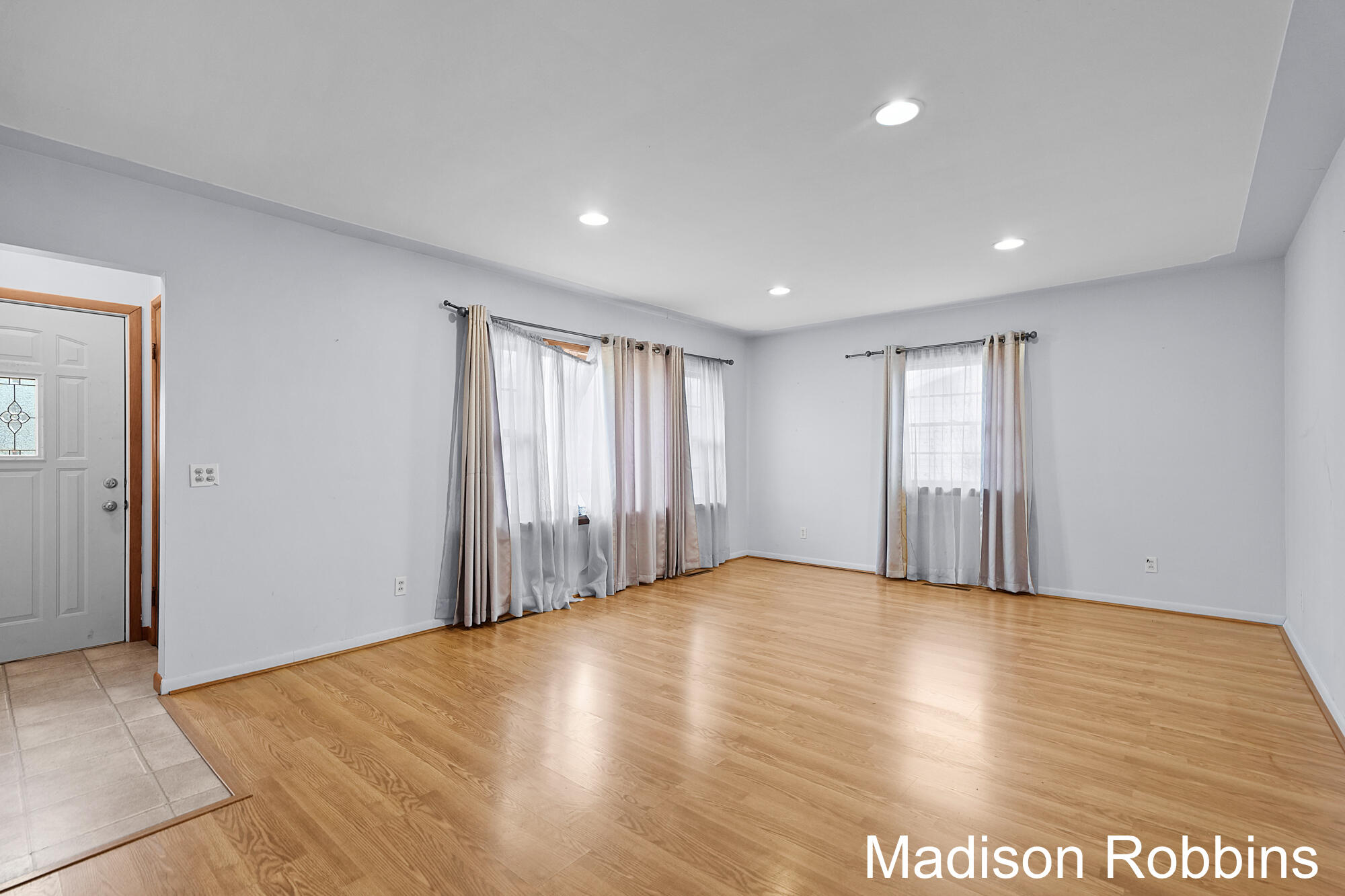 966 Roberts Street Muskegon MI 49442