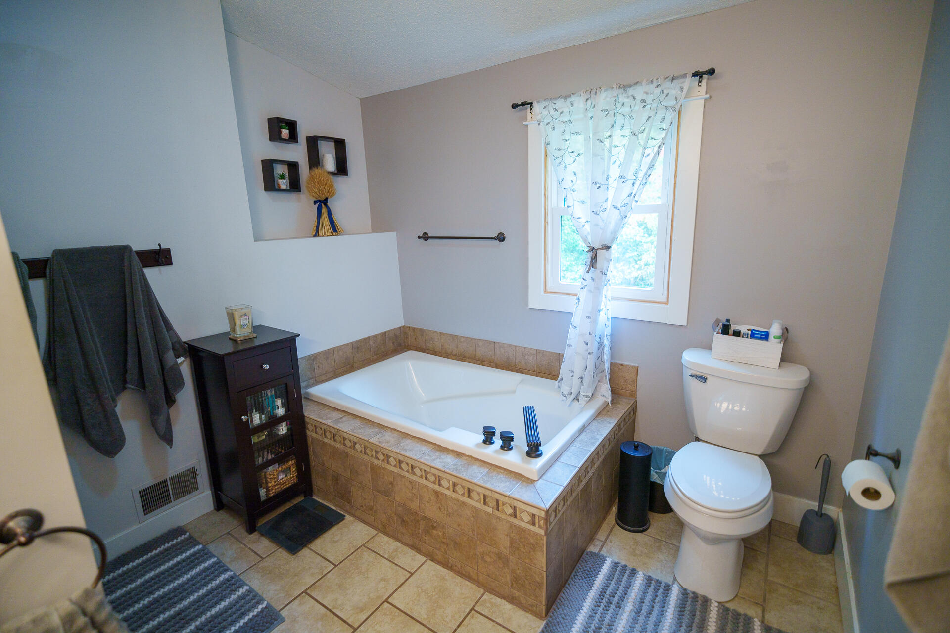 4661 W River Road Muskegon MI 49445