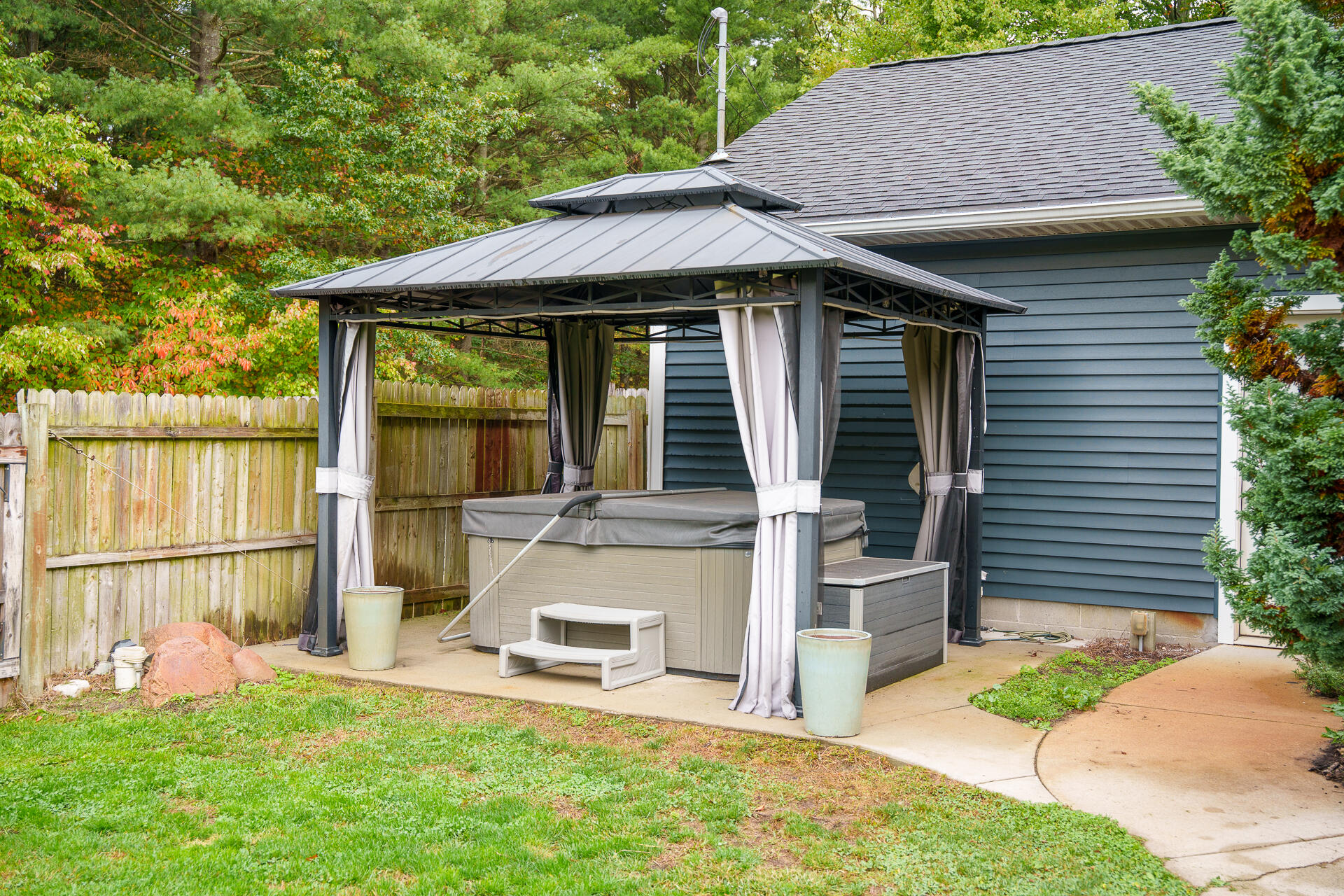 4661 W River Road Muskegon MI 49445
