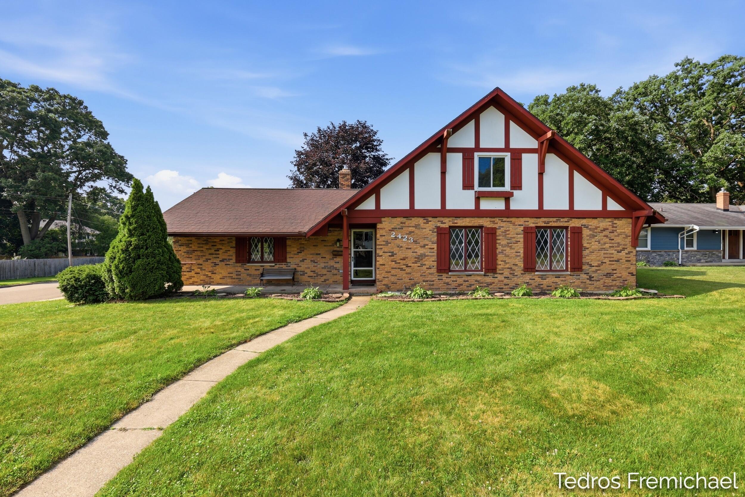 2423 Ridgefield Road Portage MI 49024
