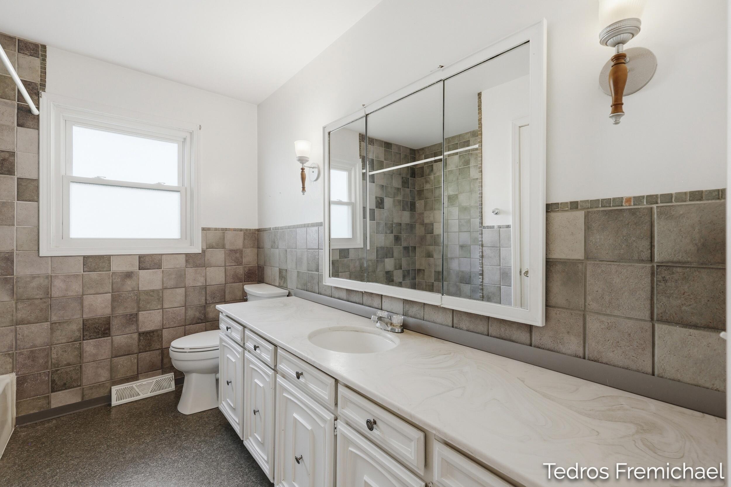2423 Ridgefield Road Portage MI 49024