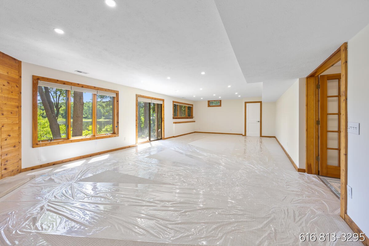 1860 Beard Drive SE Grand Rapids MI 49546