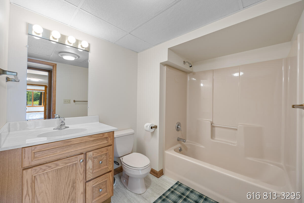 1860 Beard Drive SE Grand Rapids MI 49546