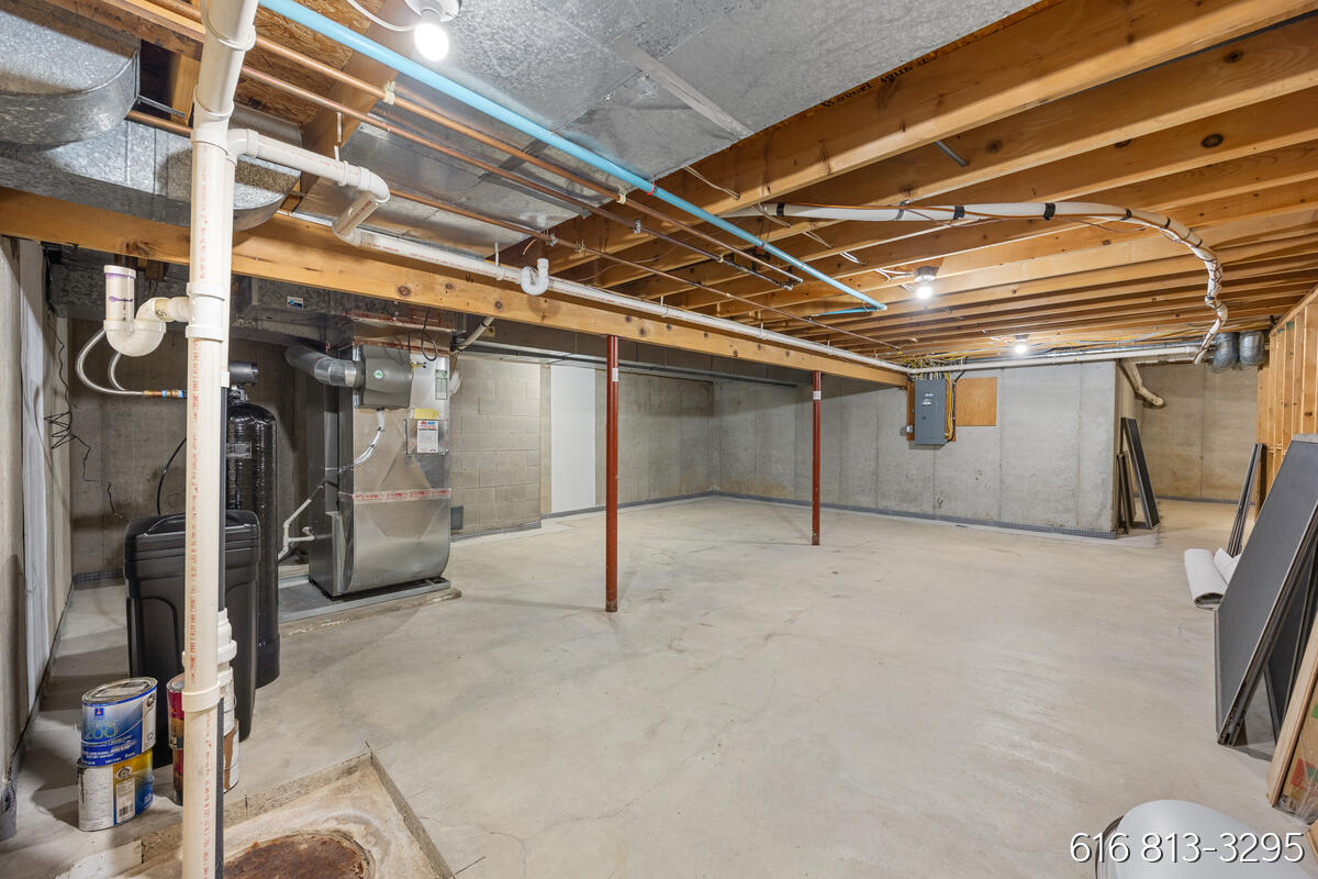 1860 Beard Drive SE Grand Rapids MI 49546