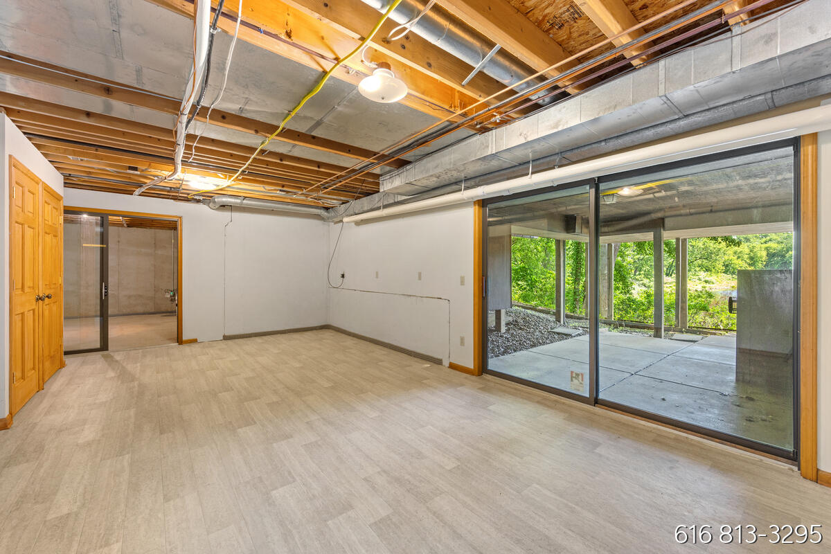1860 Beard Drive SE Grand Rapids MI 49546