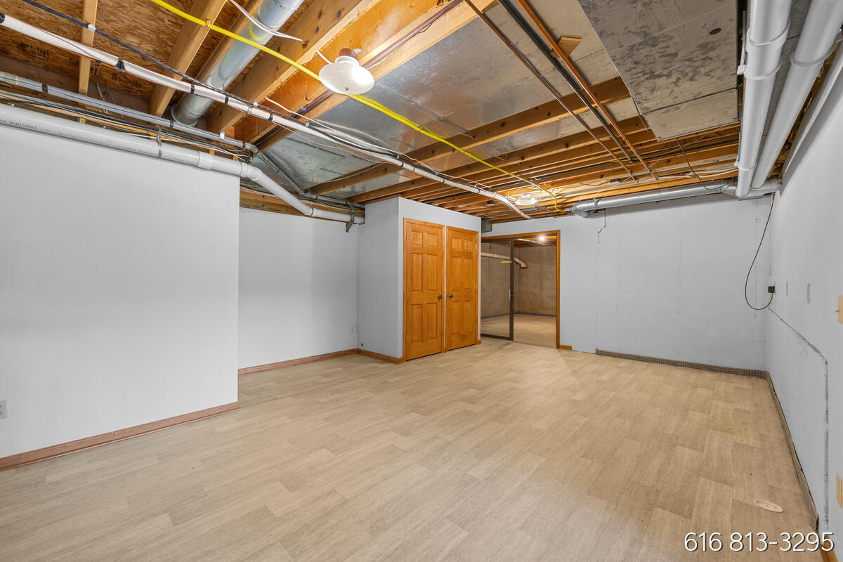 1860 Beard Drive SE Grand Rapids MI 49546