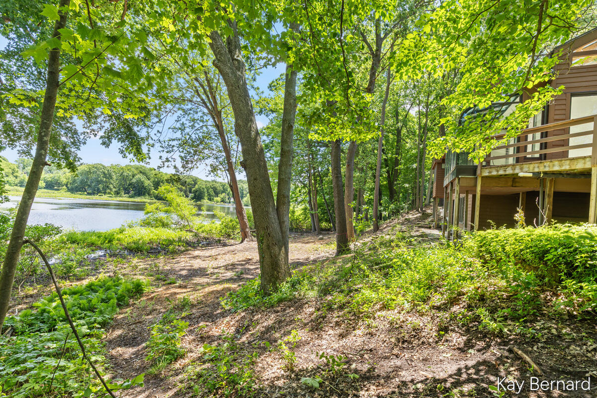 1860 Beard Drive SE Grand Rapids MI 49546