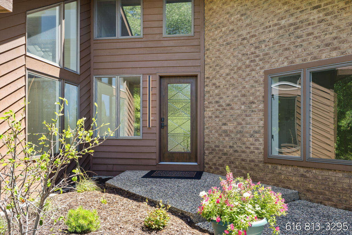 1860 Beard Drive SE Grand Rapids MI 49546