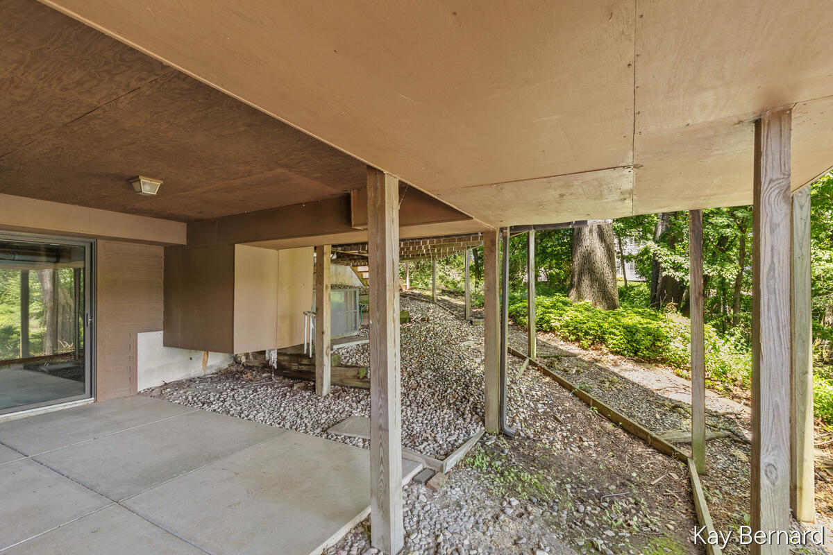 1860 Beard Drive SE Grand Rapids MI 49546