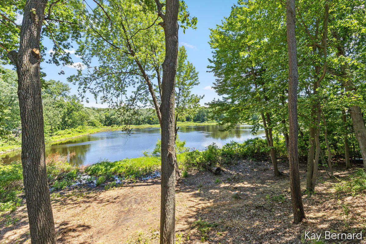 1860 Beard Drive SE Grand Rapids MI 49546