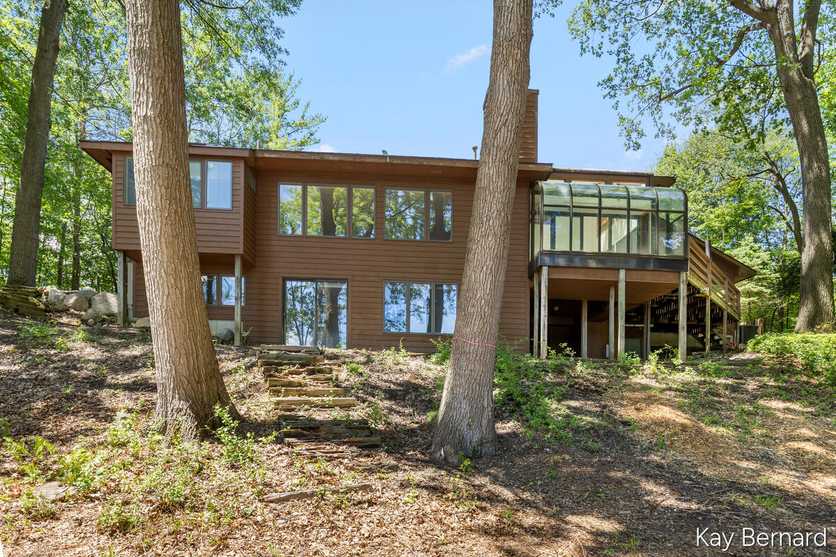 1860 Beard Drive SE Grand Rapids MI 49546