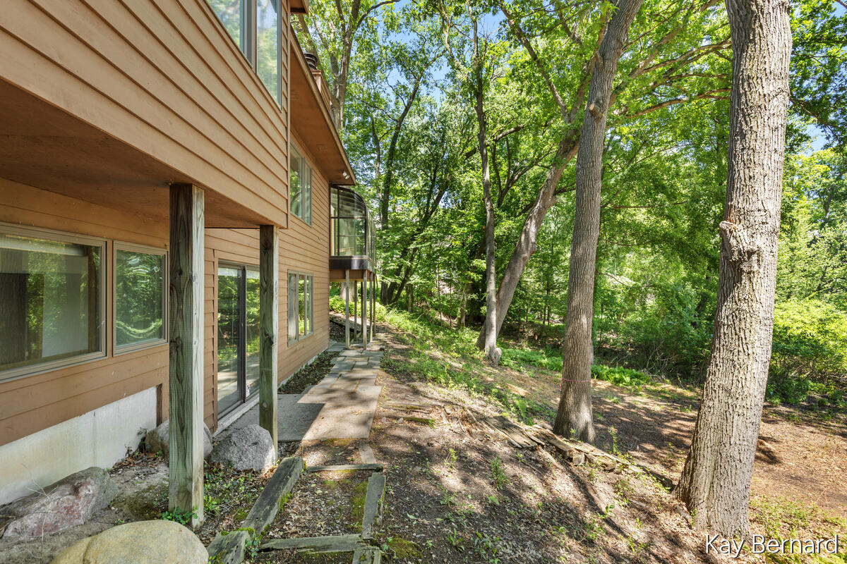 1860 Beard Drive SE Grand Rapids MI 49546