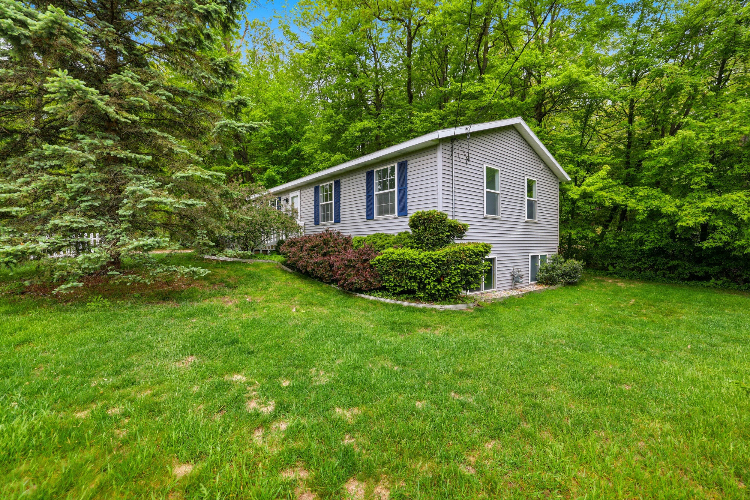 8759 Brower Lake Drive NE Rockford MI 49341