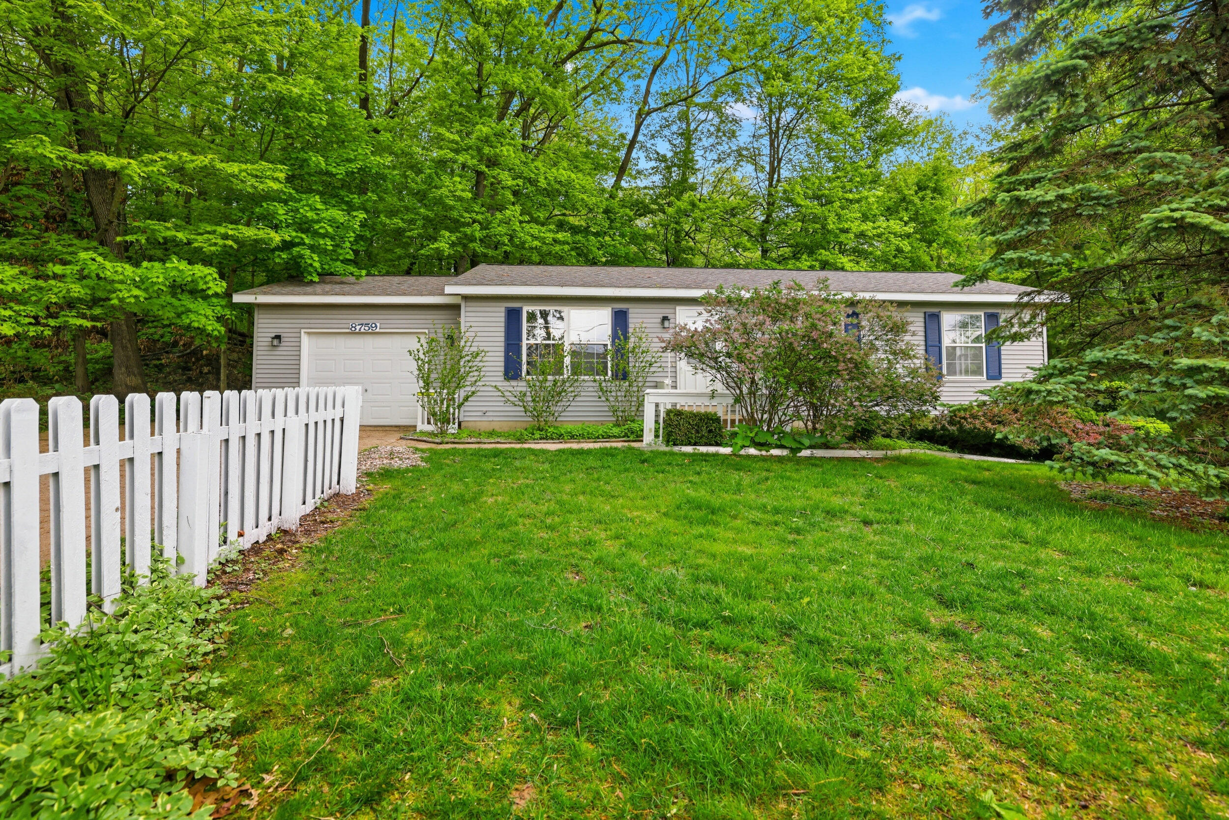 8759 Brower Lake Drive NE Rockford MI 49341