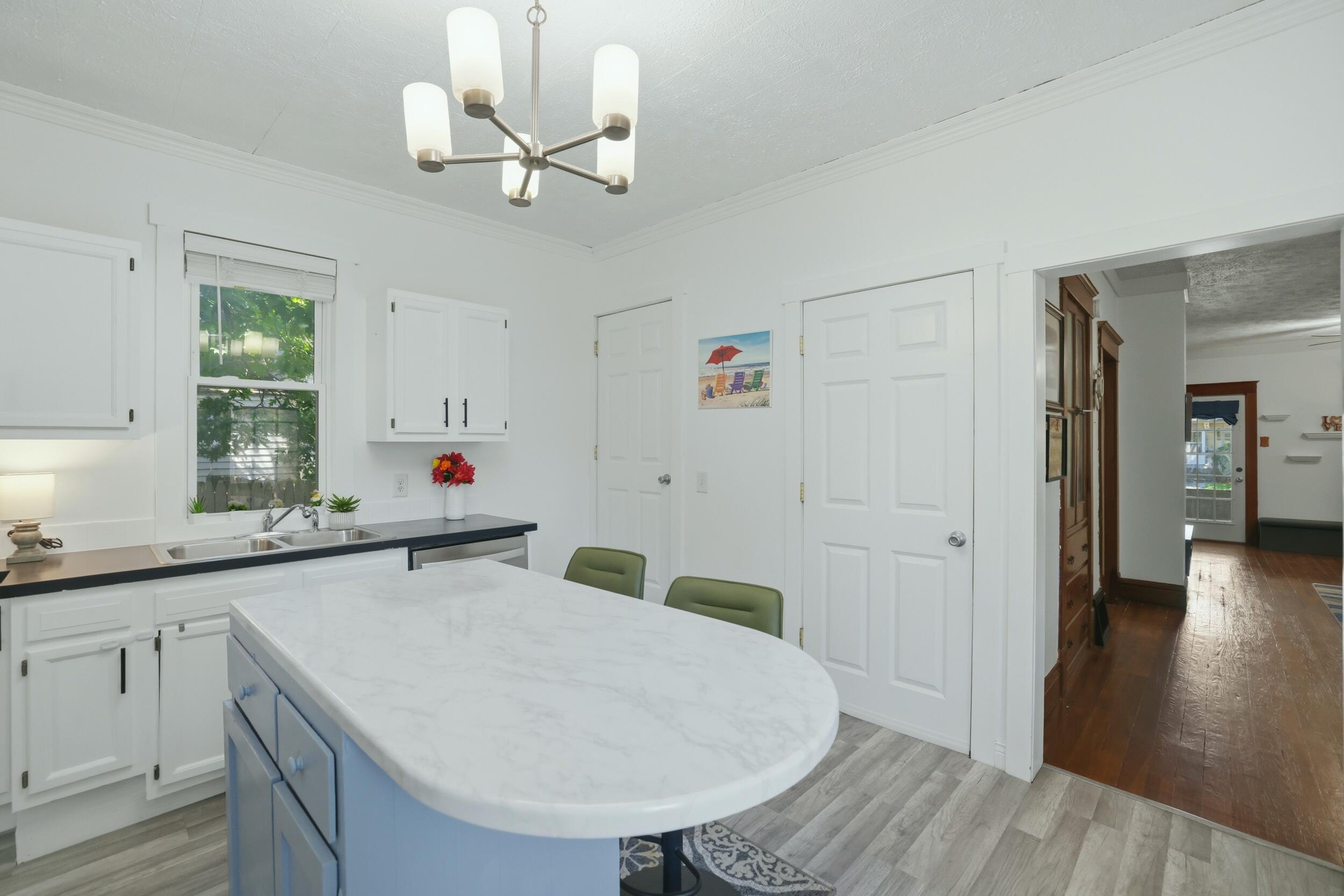 118 W 18th Street Holland MI 49423