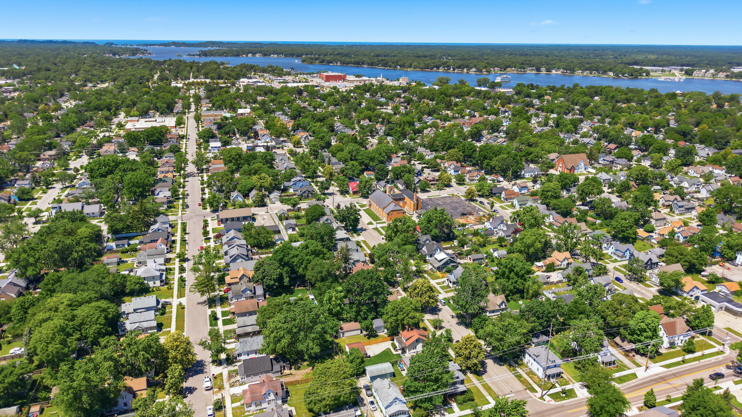 118 W 18th Street Holland MI 49423