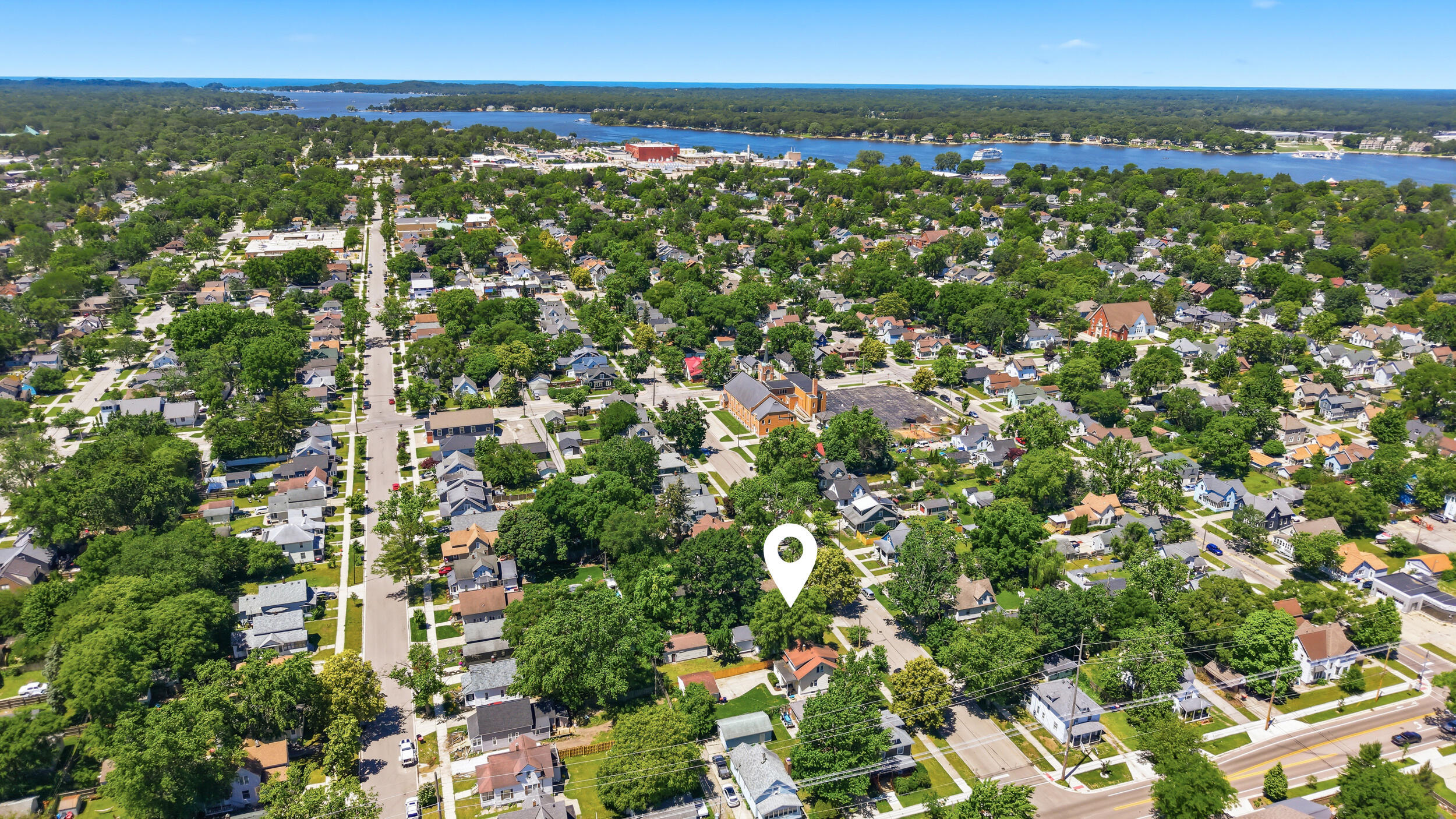 118 W 18th Street Holland MI 49423