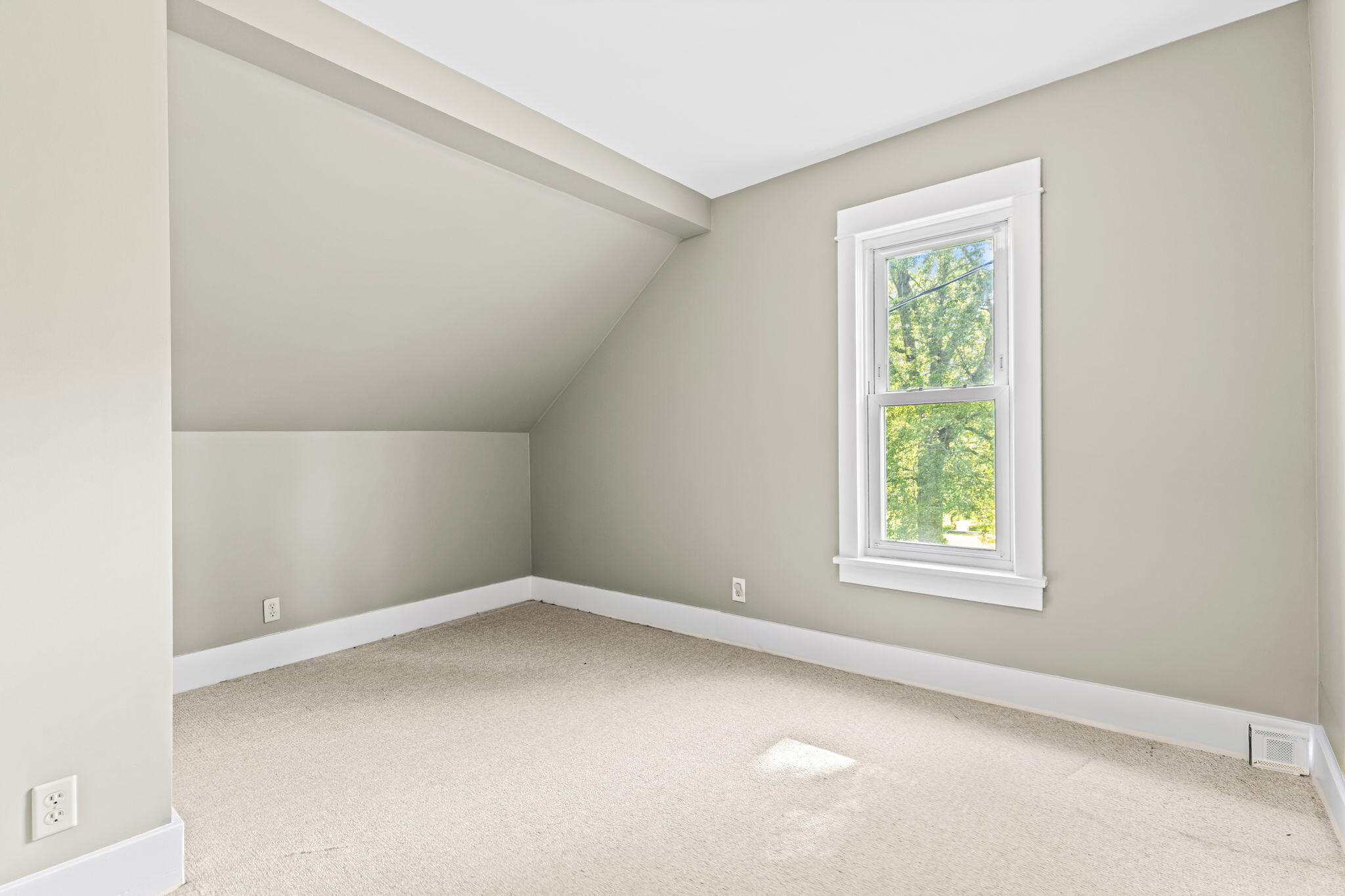 3120 Richmond Street NW Grand Rapids MI 49534