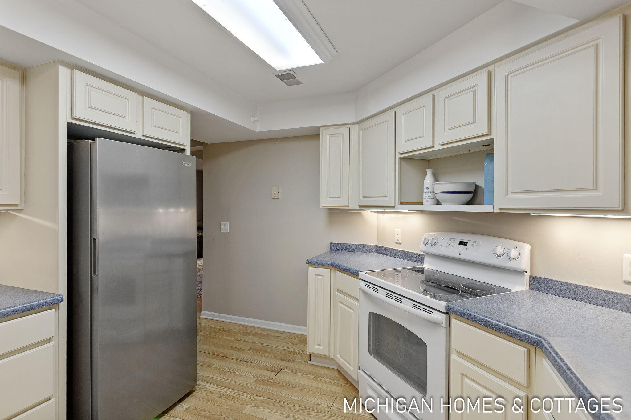 1661 68th Street Fennville MI 49408