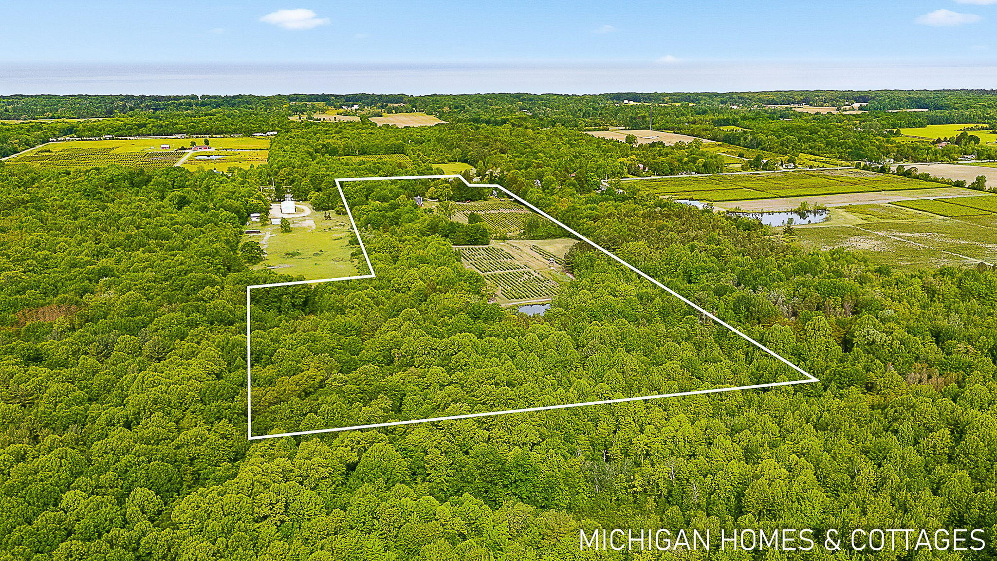 1661 68th Street Fennville MI 49408