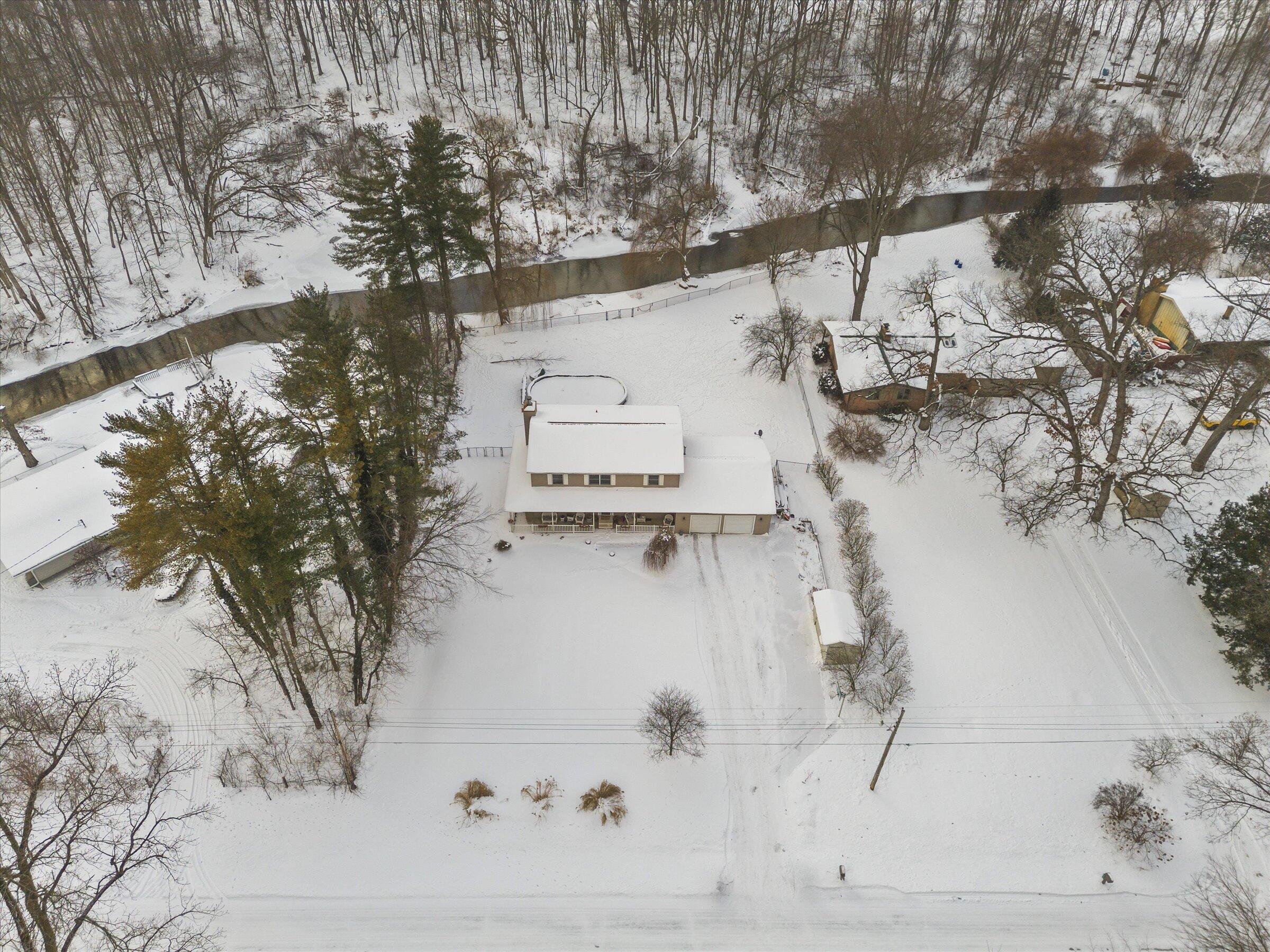 70820 Sunrise Drive Edwardsburg MI 49112