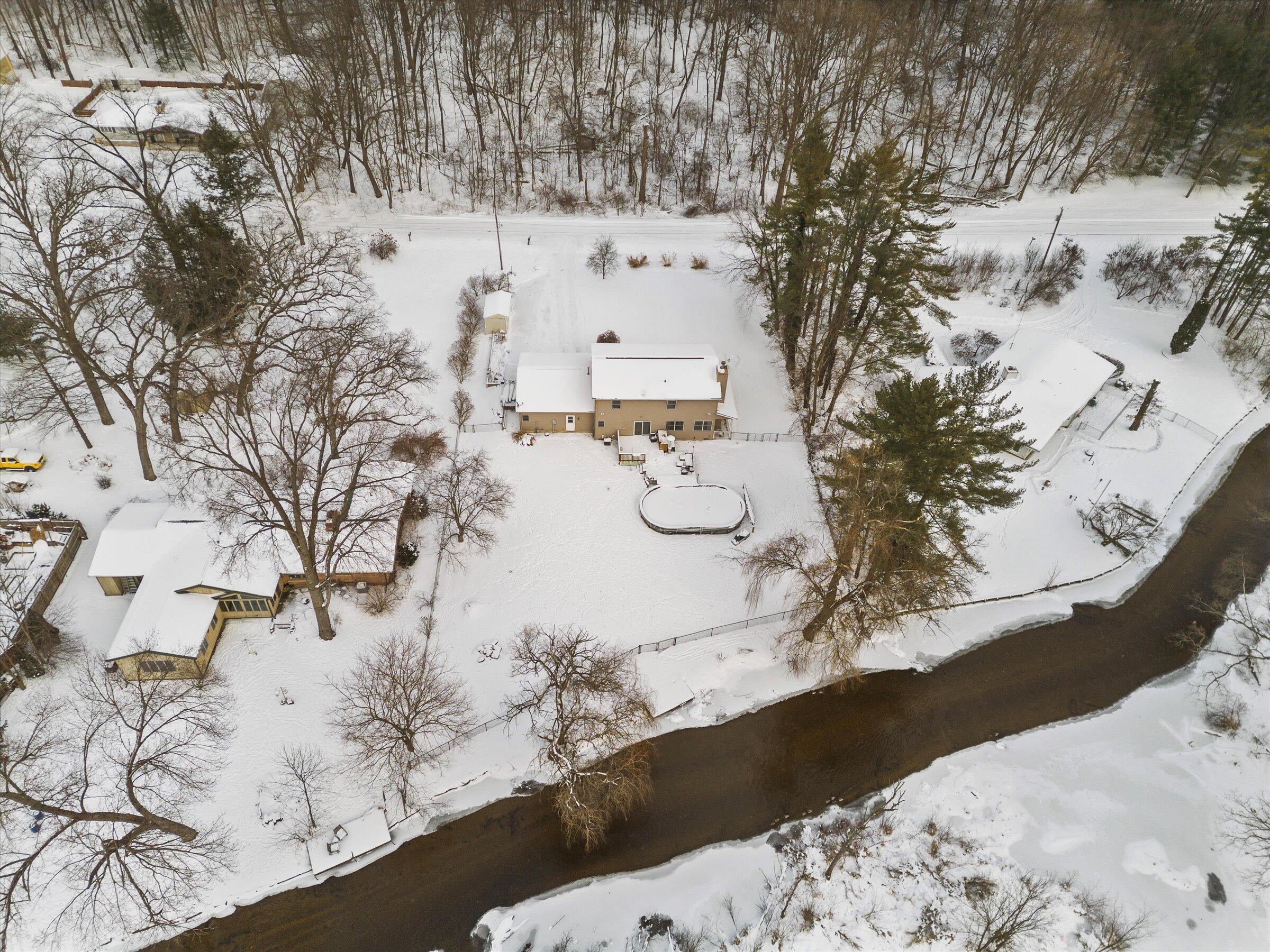 70820 Sunrise Drive Edwardsburg MI 49112