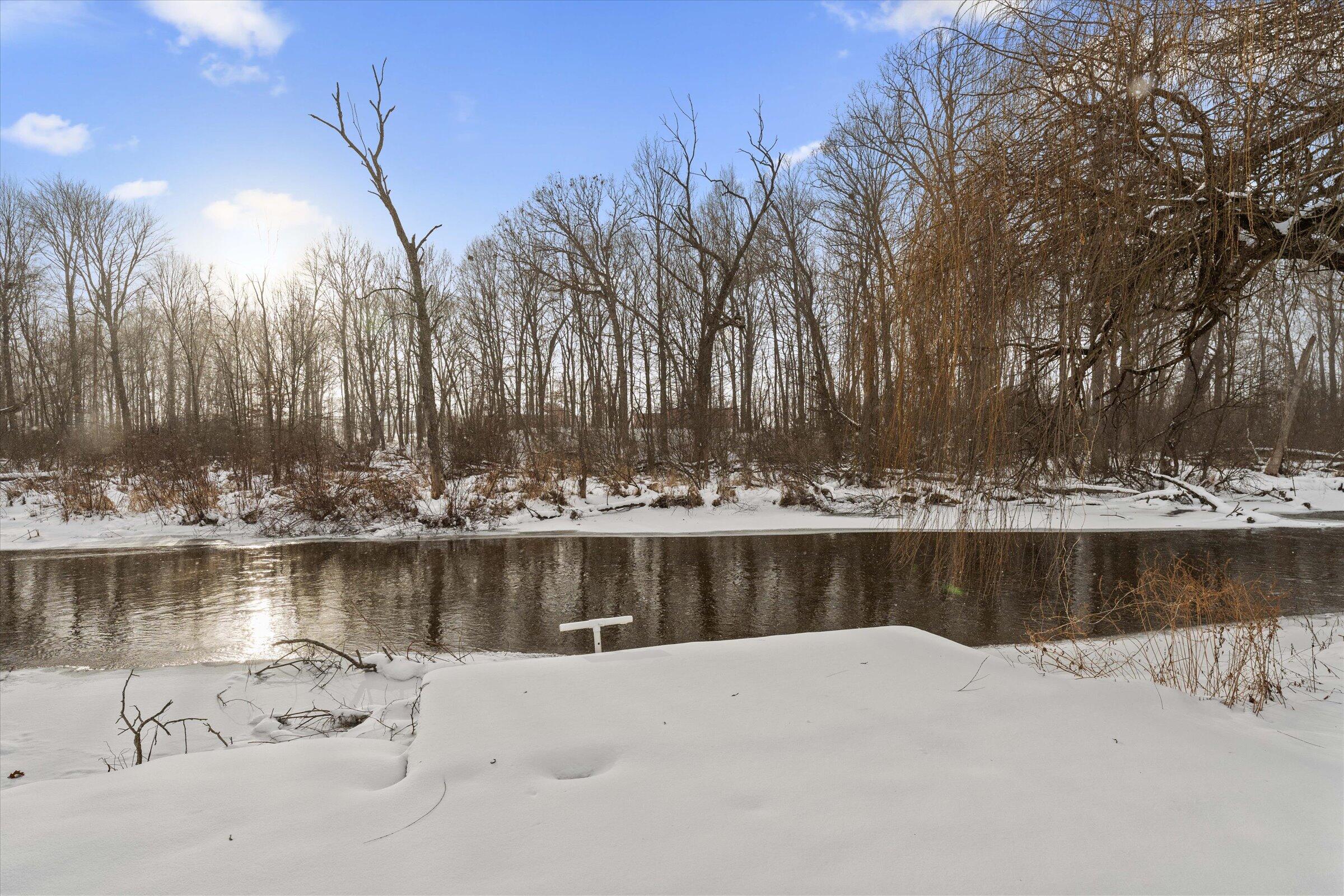 70820 Sunrise Drive Edwardsburg MI 49112