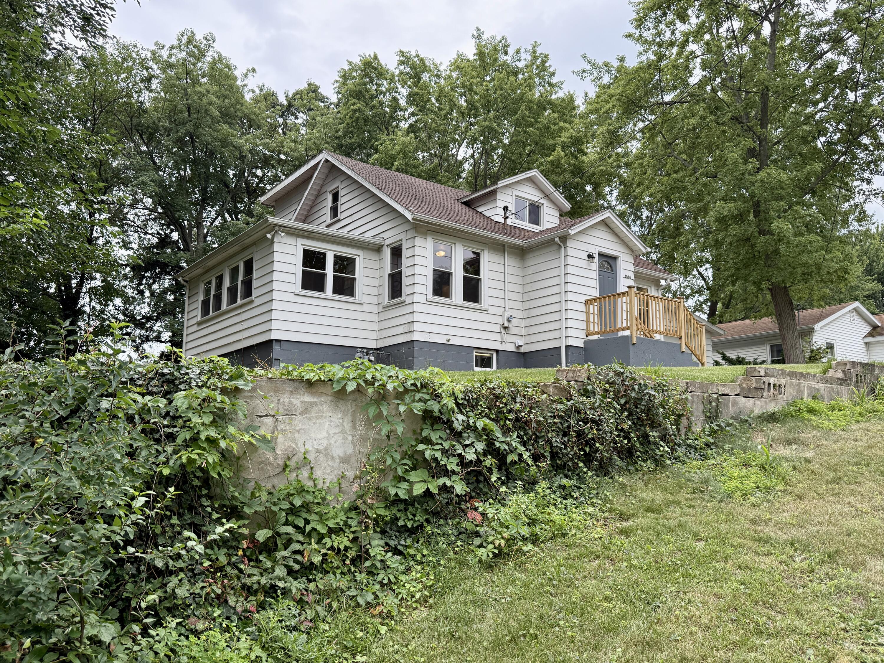 2846 Oak Street Stevensville MI 49127