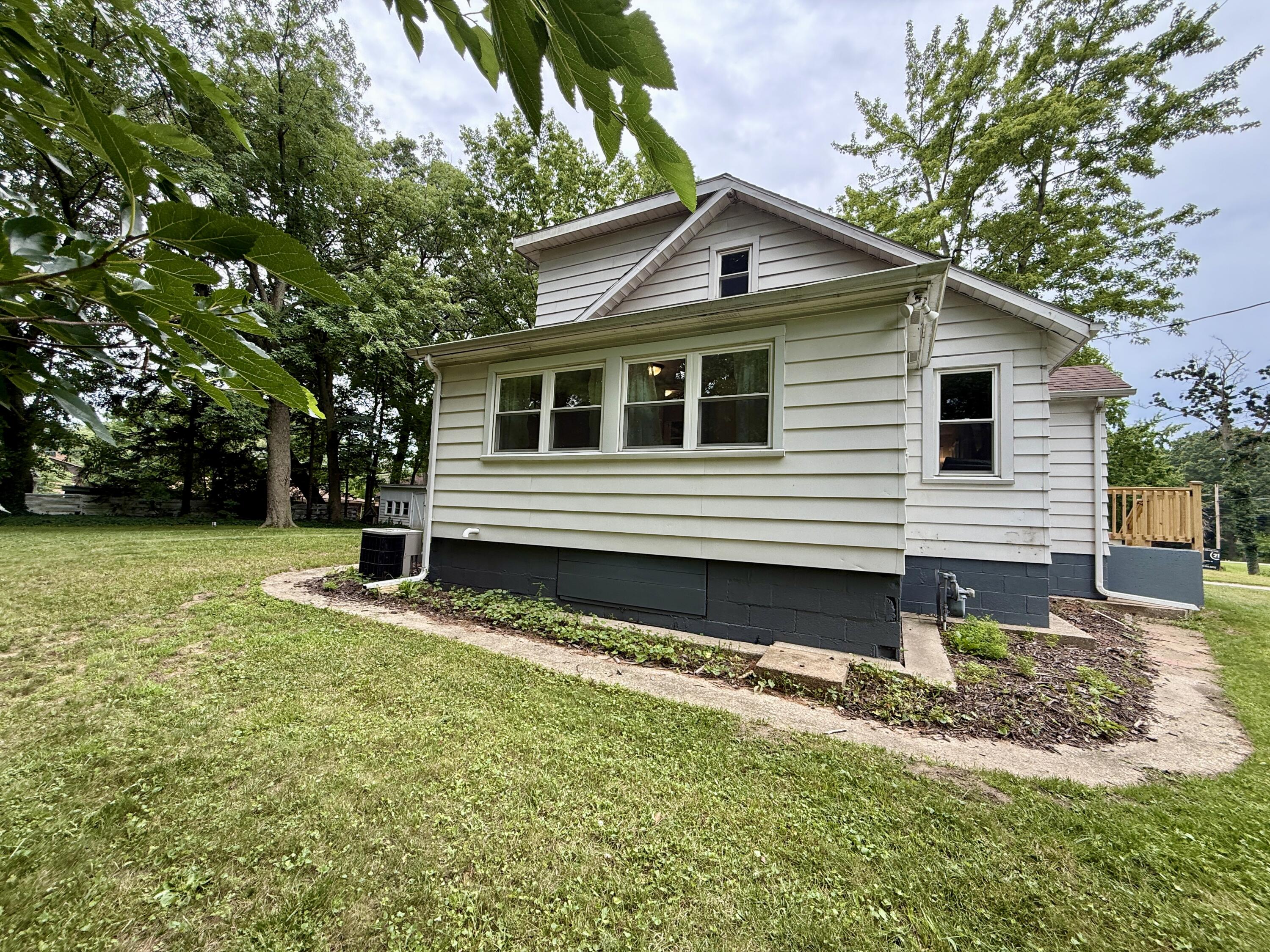 2846 Oak Street Stevensville MI 49127