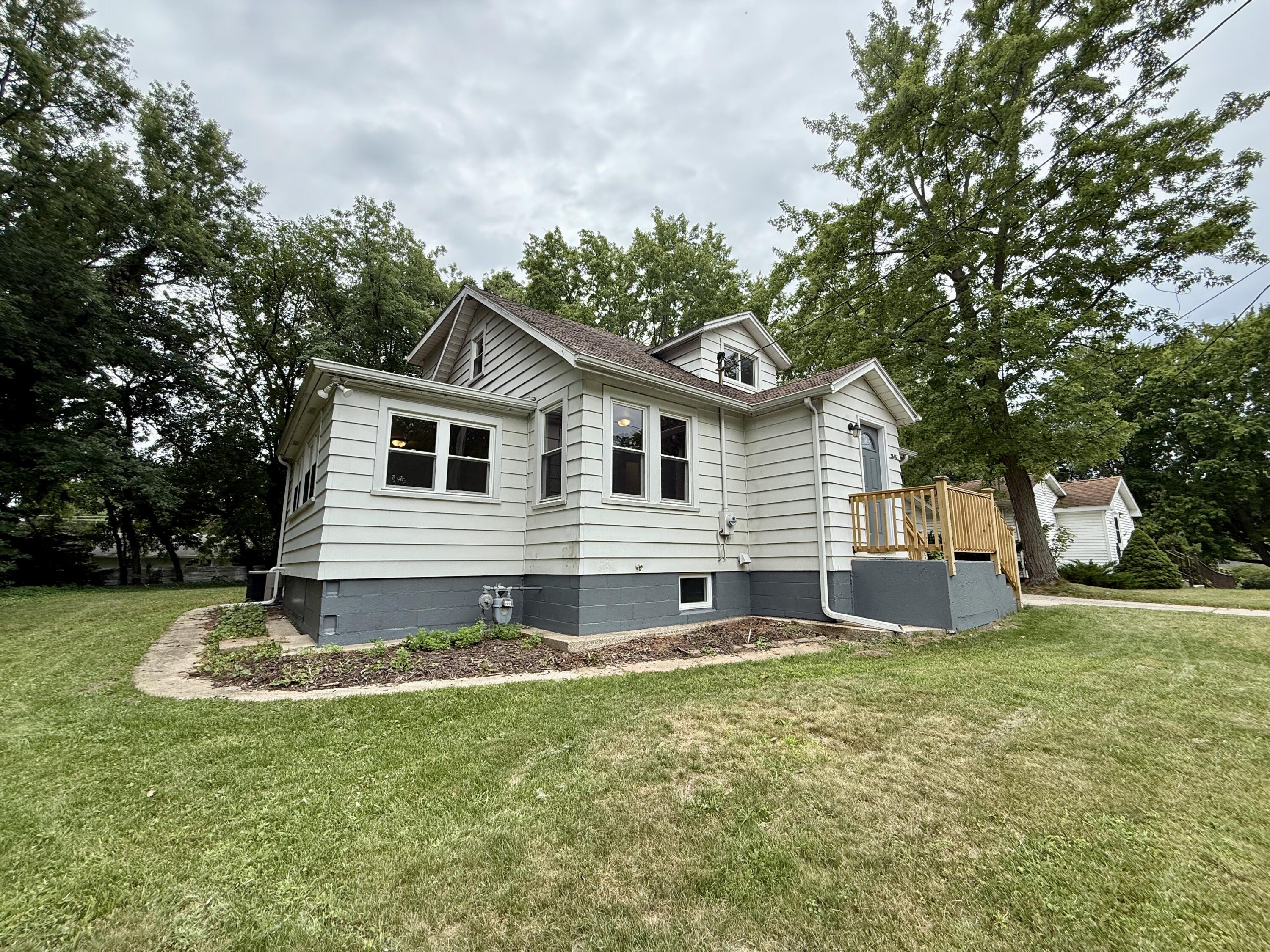 2846 Oak Street Stevensville MI 49127