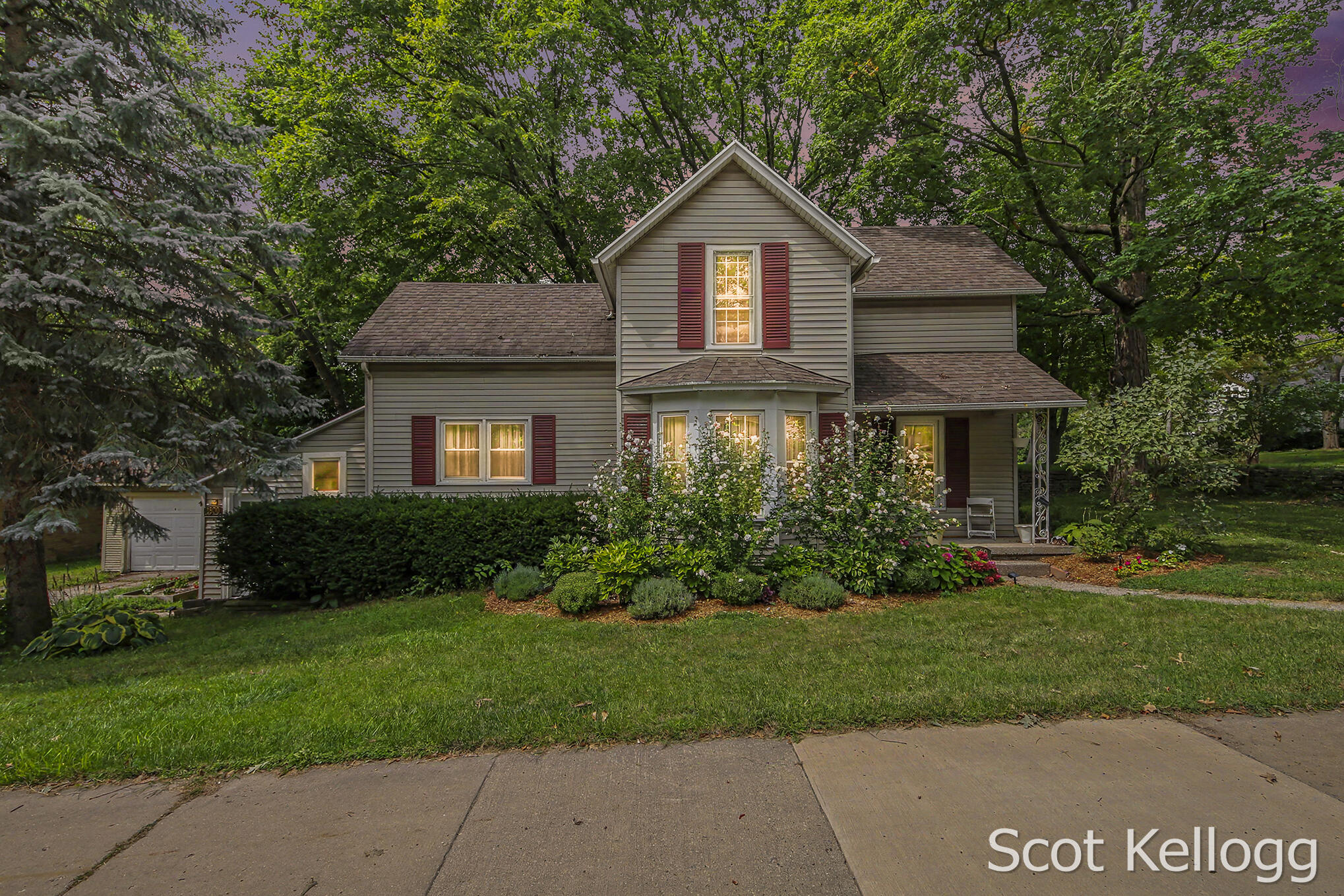 1800 Boston Street SE Grand Rapids MI 49506