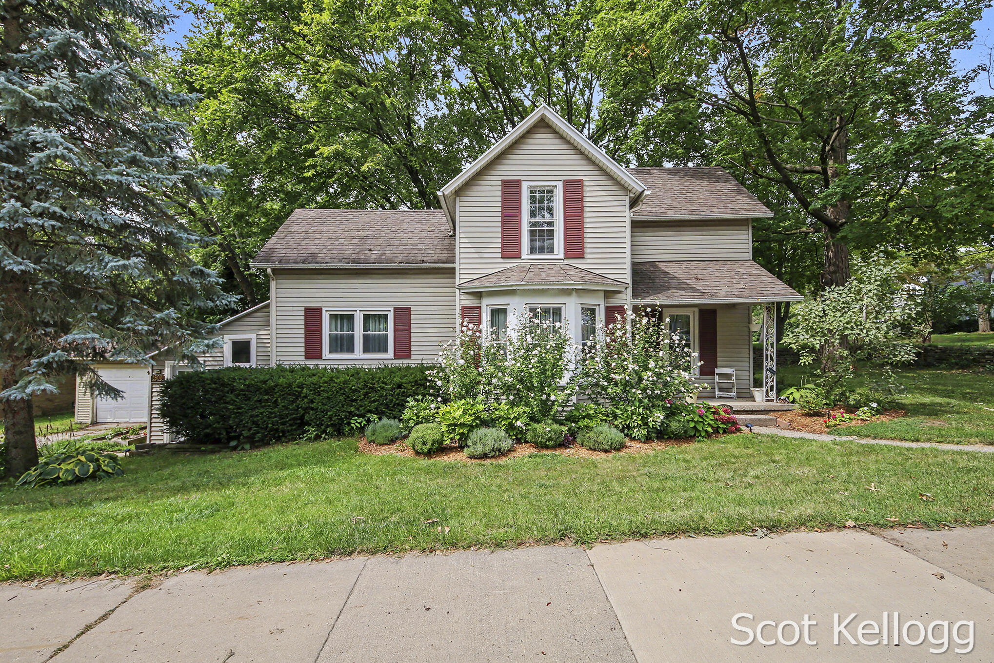 1800 Boston Street SE Grand Rapids MI 49506