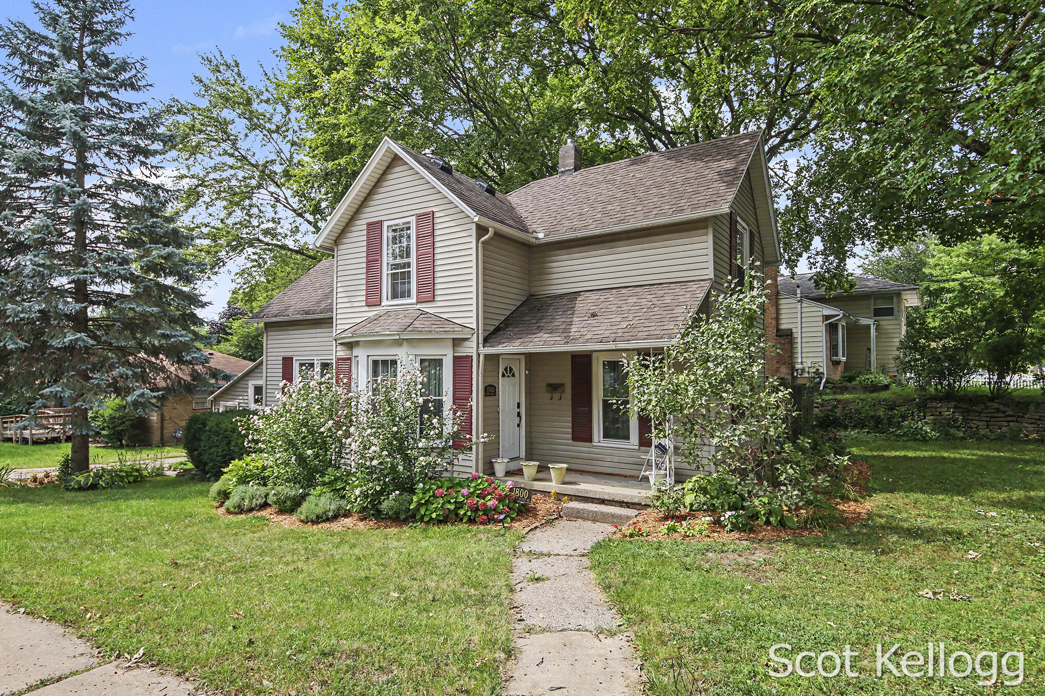 1800 Boston Street SE Grand Rapids MI 49506