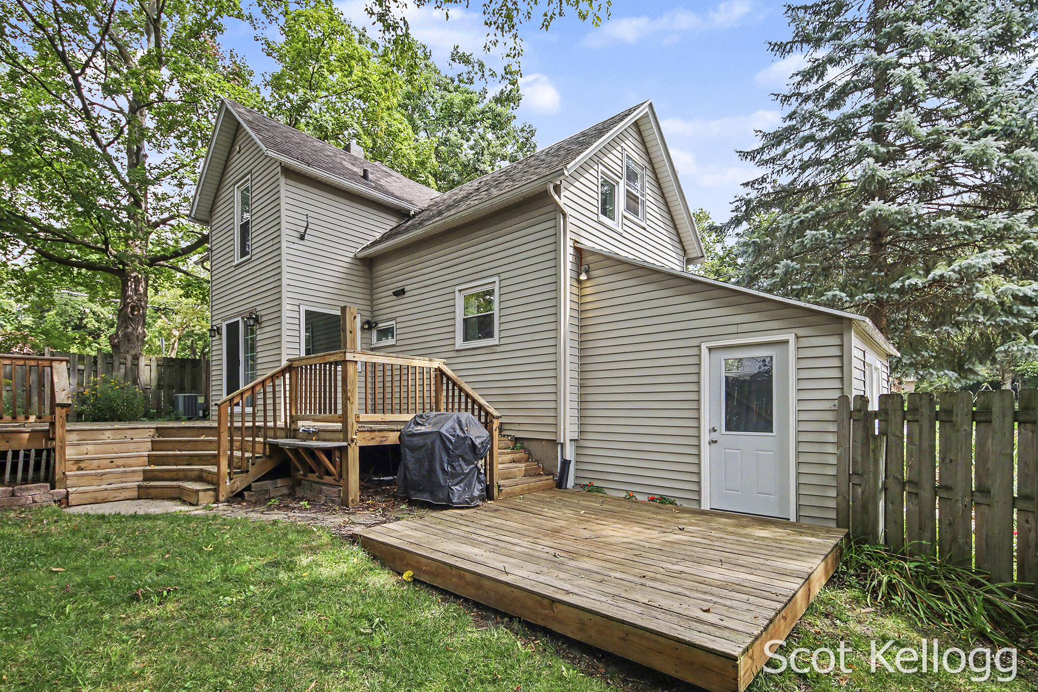 1800 Boston Street SE Grand Rapids MI 49506