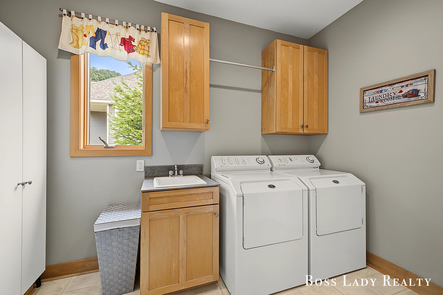2213 N Bristol Street Holland MI 49424