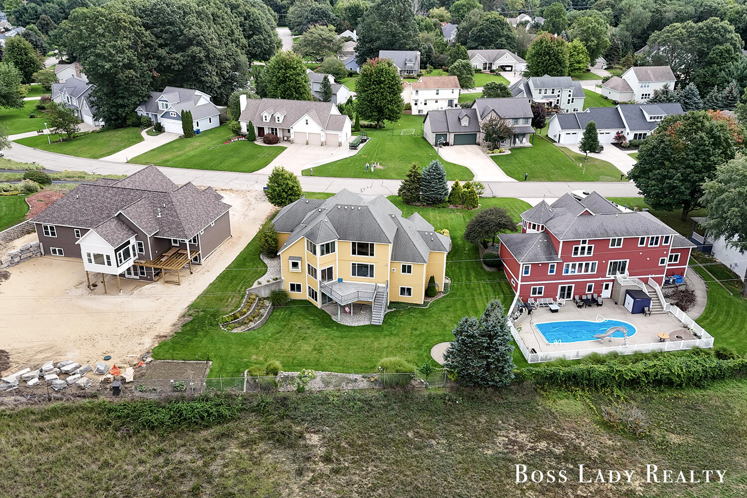 2213 N Bristol Street Holland MI 49424