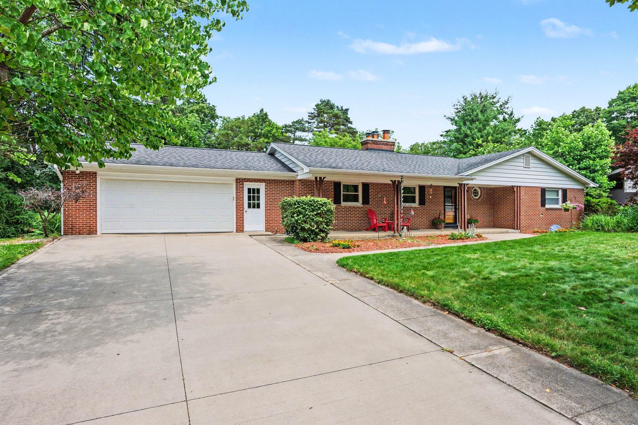 2023 Aberdeen Drive Kalamazoo MI 49008