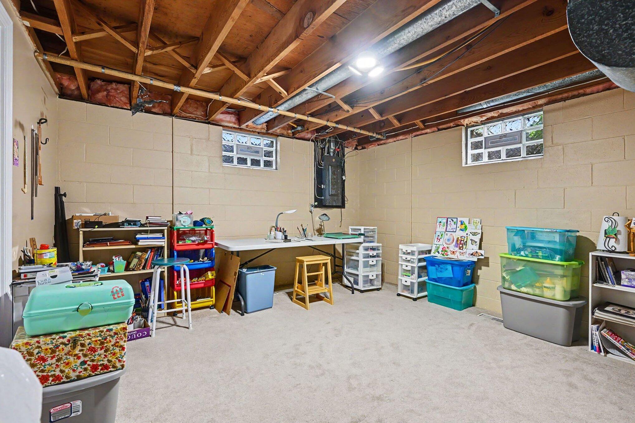 2023 Aberdeen Drive Kalamazoo MI 49008