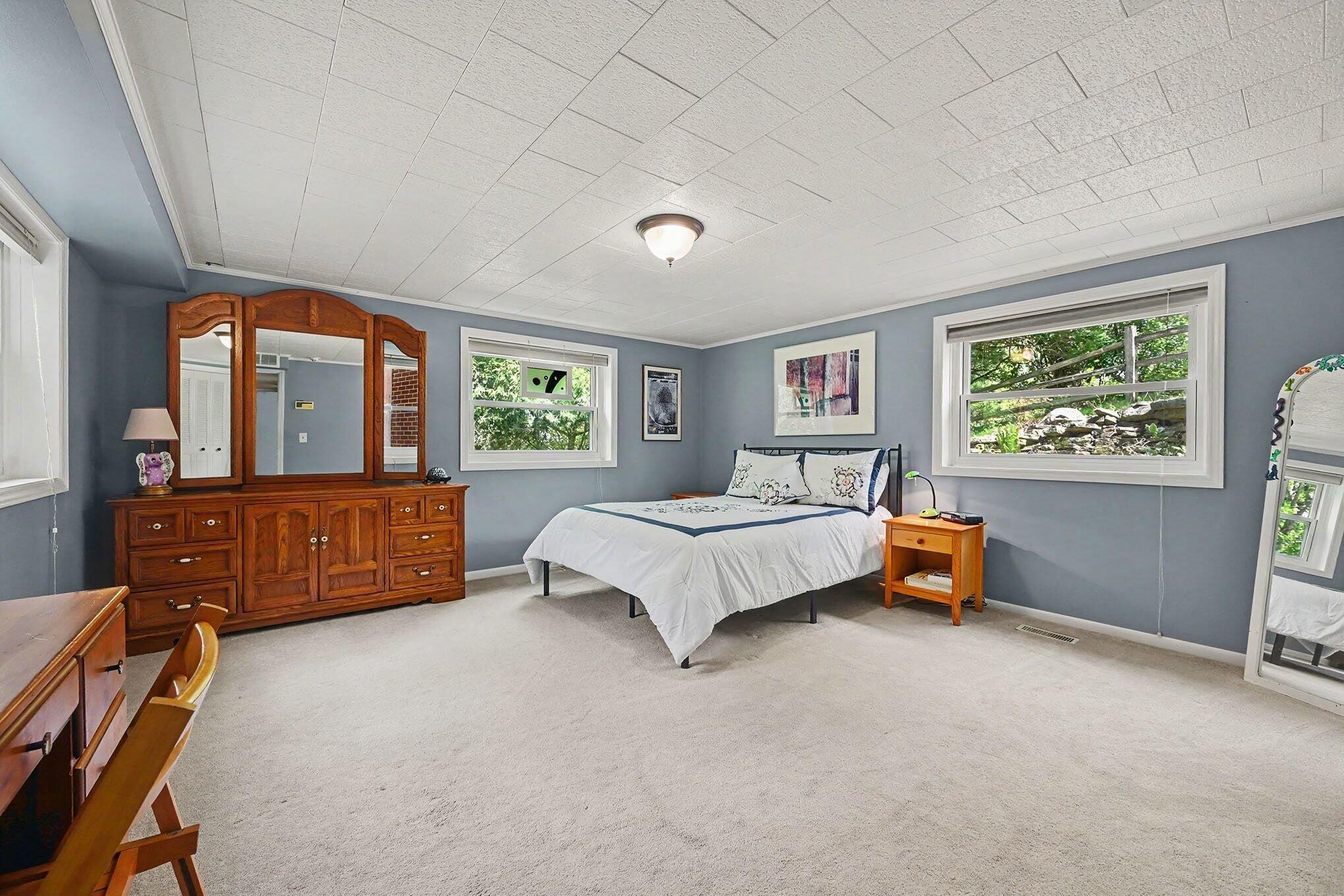 2023 Aberdeen Drive Kalamazoo MI 49008